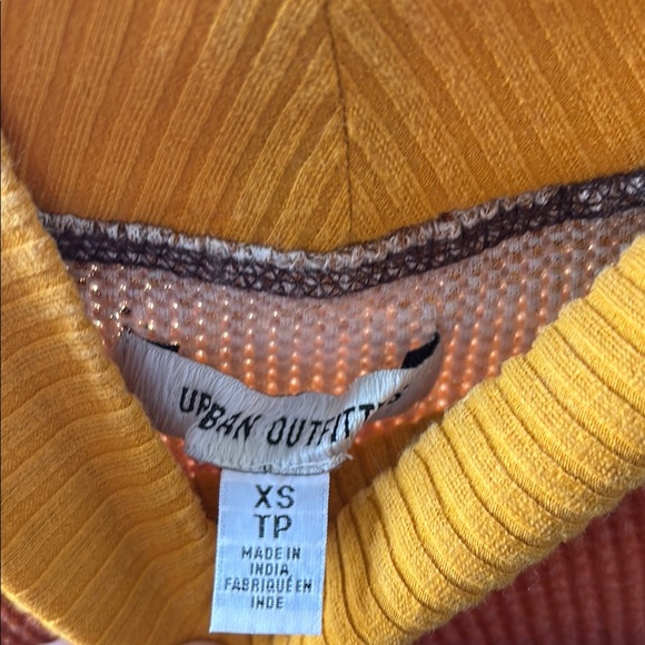 Colorful Gradient Turtleneck Long Sleeve - Picture 2 of 3